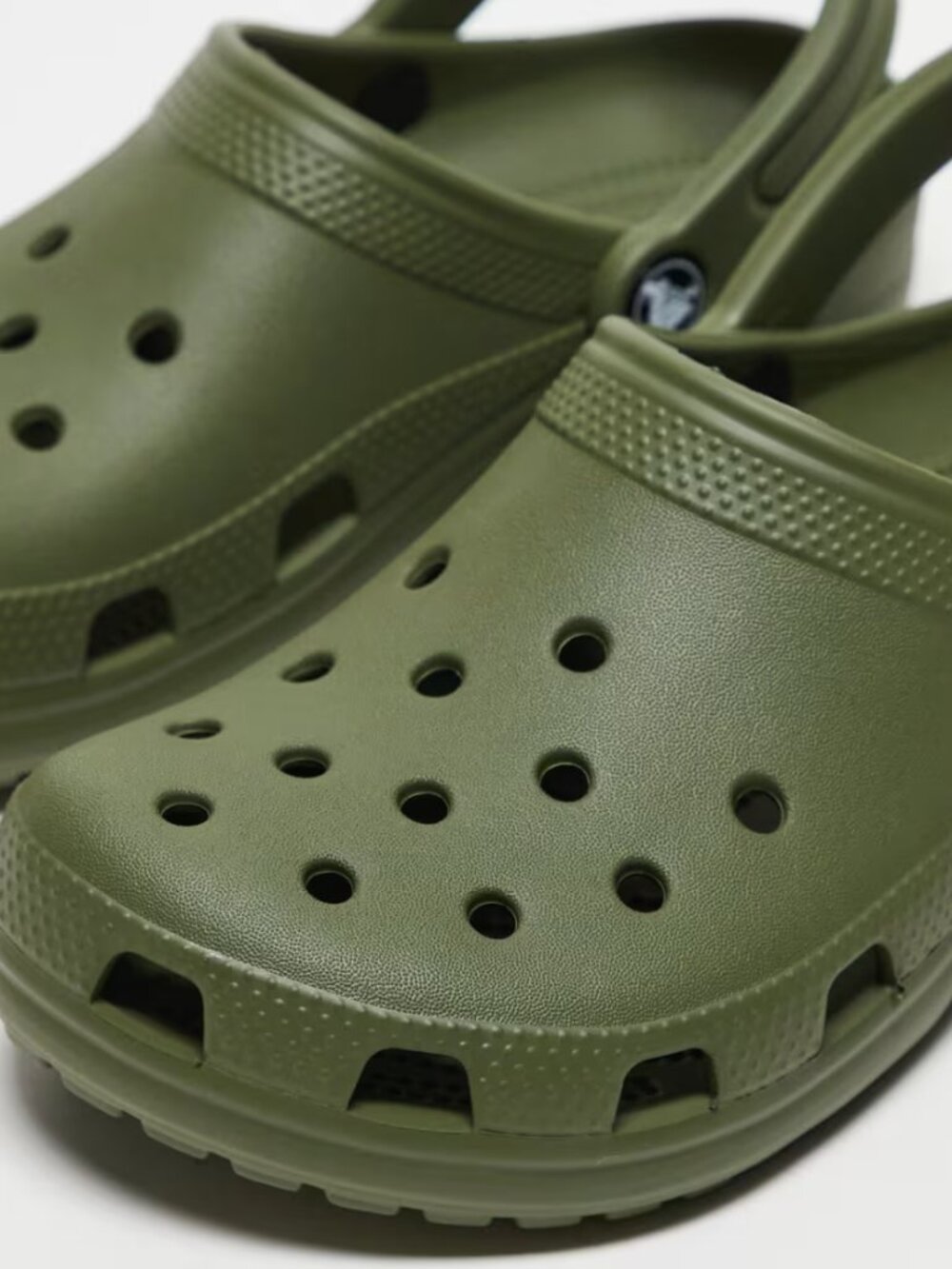 Crocs Unisex Classic Clog in Army Green, Womens size 7/Mens size 5